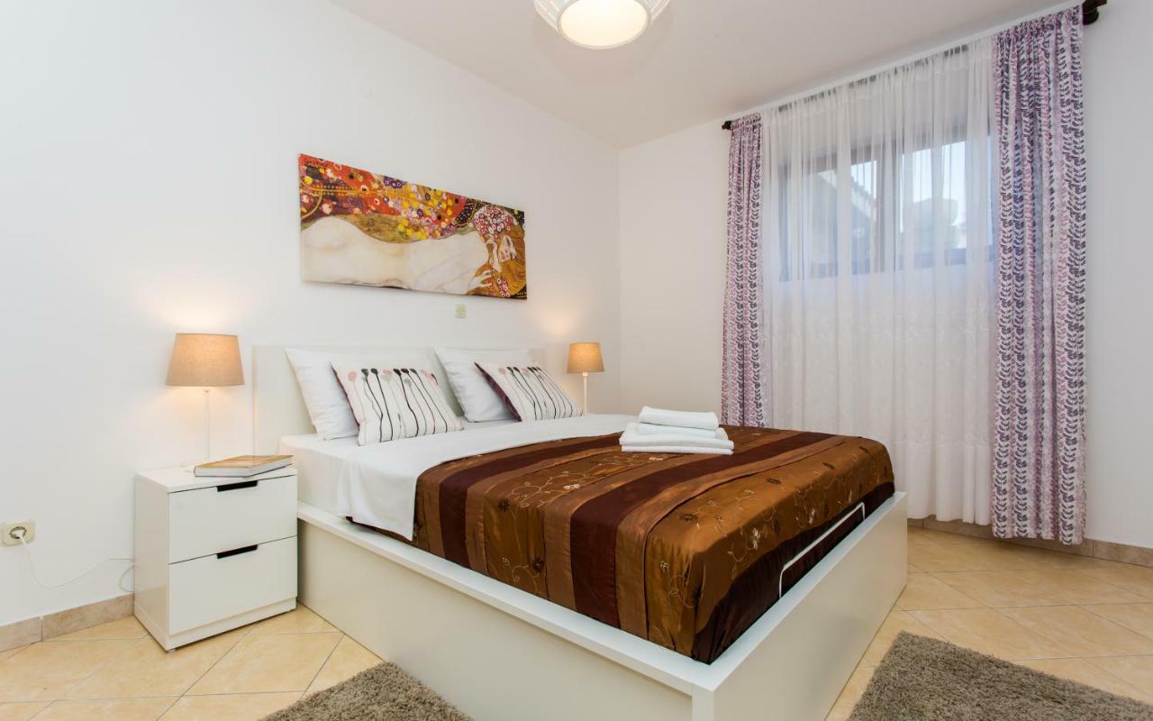 Apartments Luka 2 Baška Exteriör bild