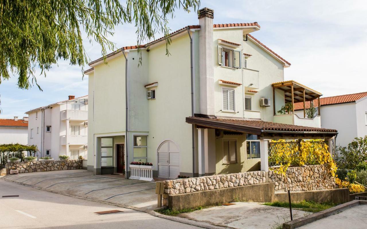 Apartments Luka 2 Baška Exteriör bild